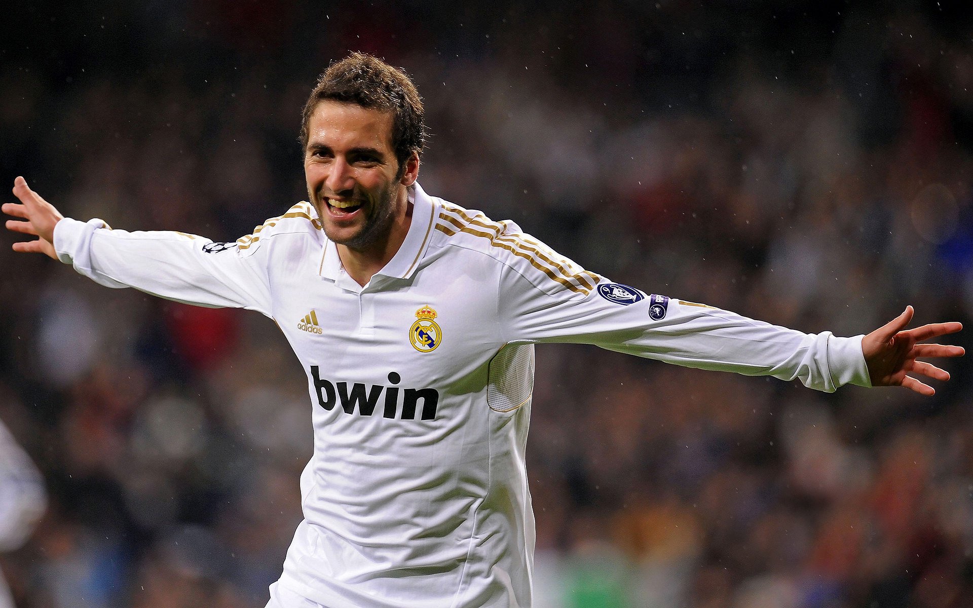 维尼修斯赛后谦逊发言登热搜，俄克拉荷马城雷霆鏖战川崎前锋引发热议的简单介绍